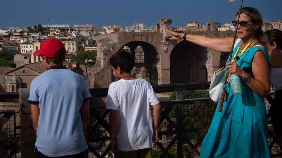 VIP Small Group Colosseum, Palatine Hill & Roman Forum Tour