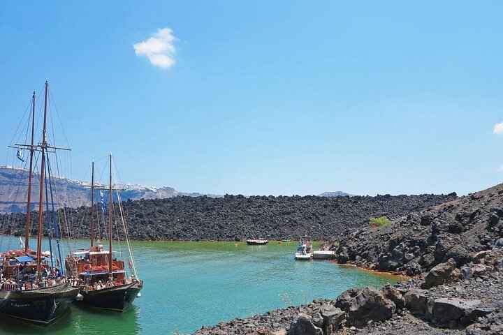 Santorini: Volcanic Islands Cruise